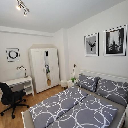 Apartment Naehe Duesseldorf Messe Expo, Airport, Train Station 뒤스부르크 외부 사진