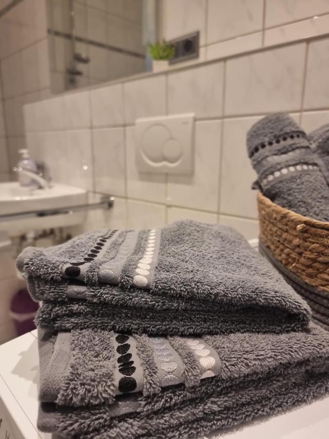 Apartment Naehe Duesseldorf Messe Expo, Airport, Train Station 뒤스부르크 외부 사진